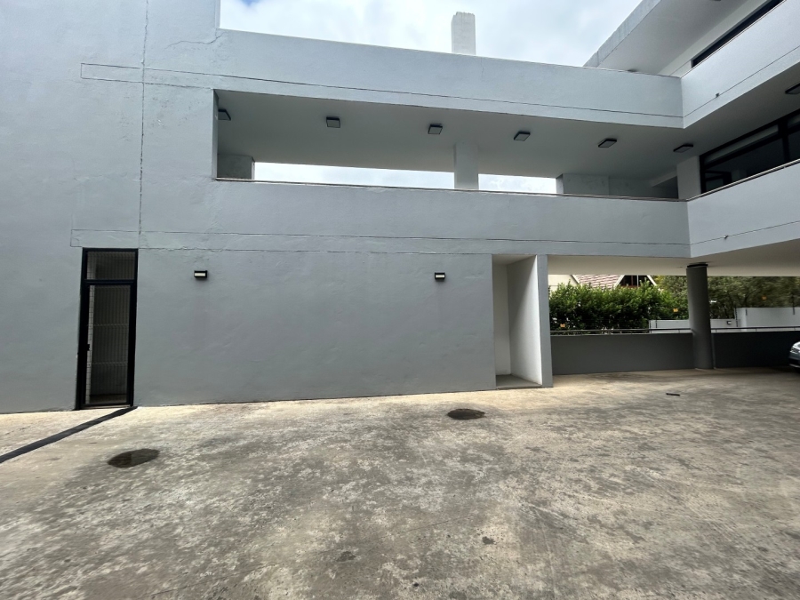 To Let 2 Bedroom Property for Rent in Houghton Estate Gauteng