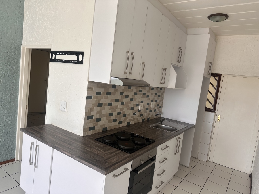 1 Bedroom Property for Sale in Constantia Kloof Gauteng