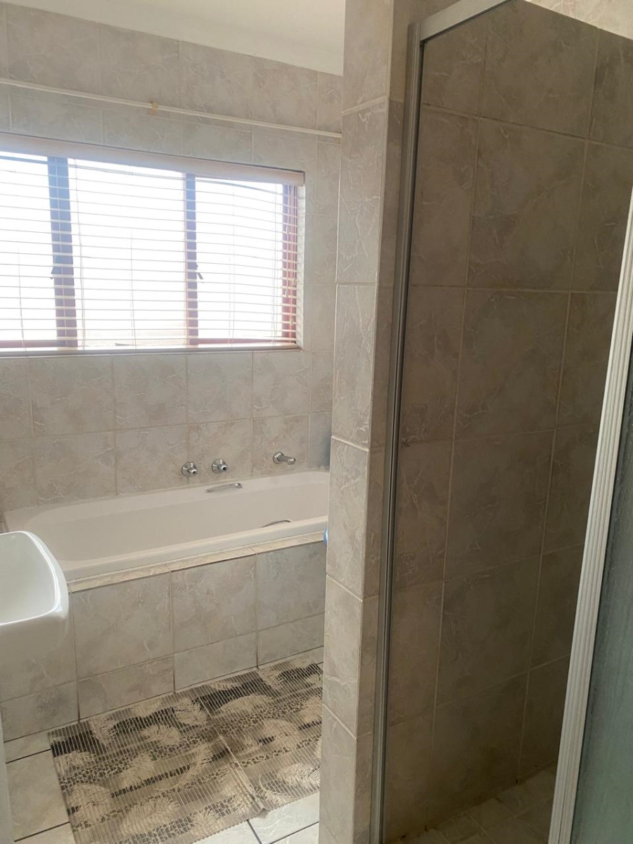 2 Bedroom Property for Sale in Winchester Hills Gauteng