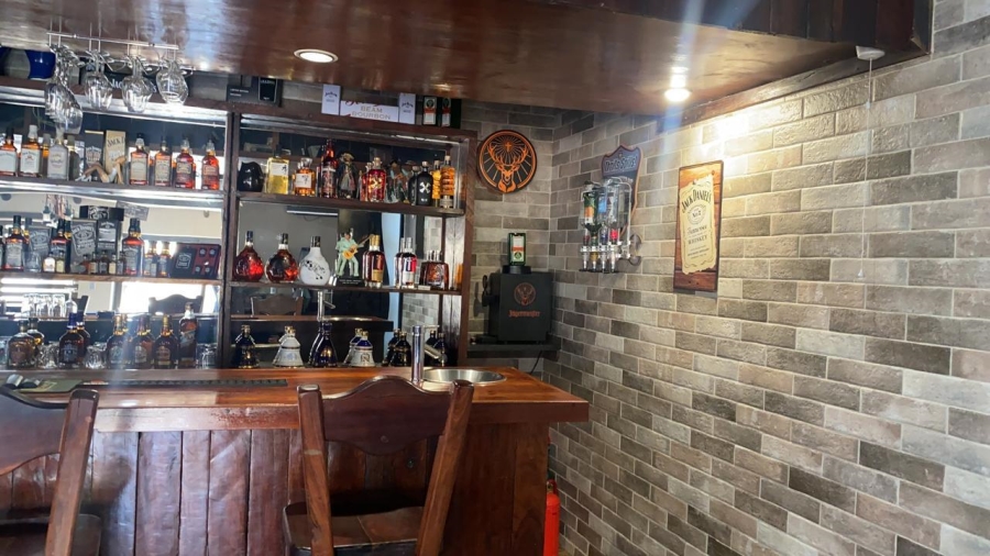 4 Bedroom Property for Sale in Helderkruin Gauteng