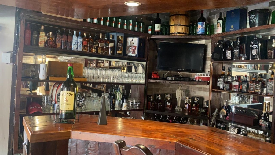 4 Bedroom Property for Sale in Helderkruin Gauteng