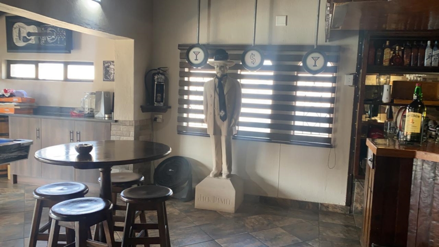 4 Bedroom Property for Sale in Helderkruin Gauteng