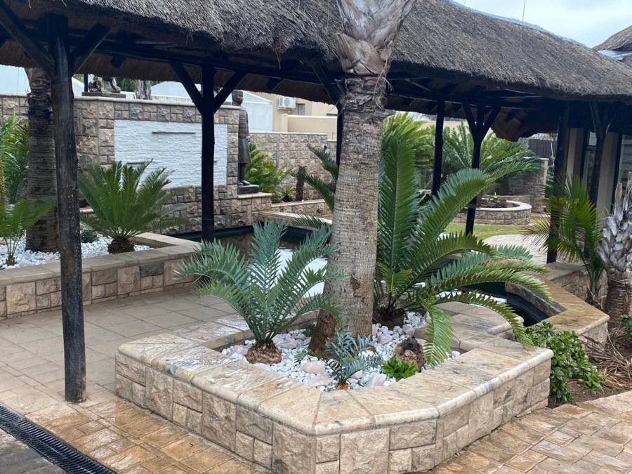 4 Bedroom Property for Sale in Helderkruin Gauteng