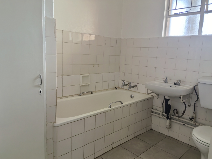 To Let 2 Bedroom Property for Rent in Luipaardsvlei Gauteng