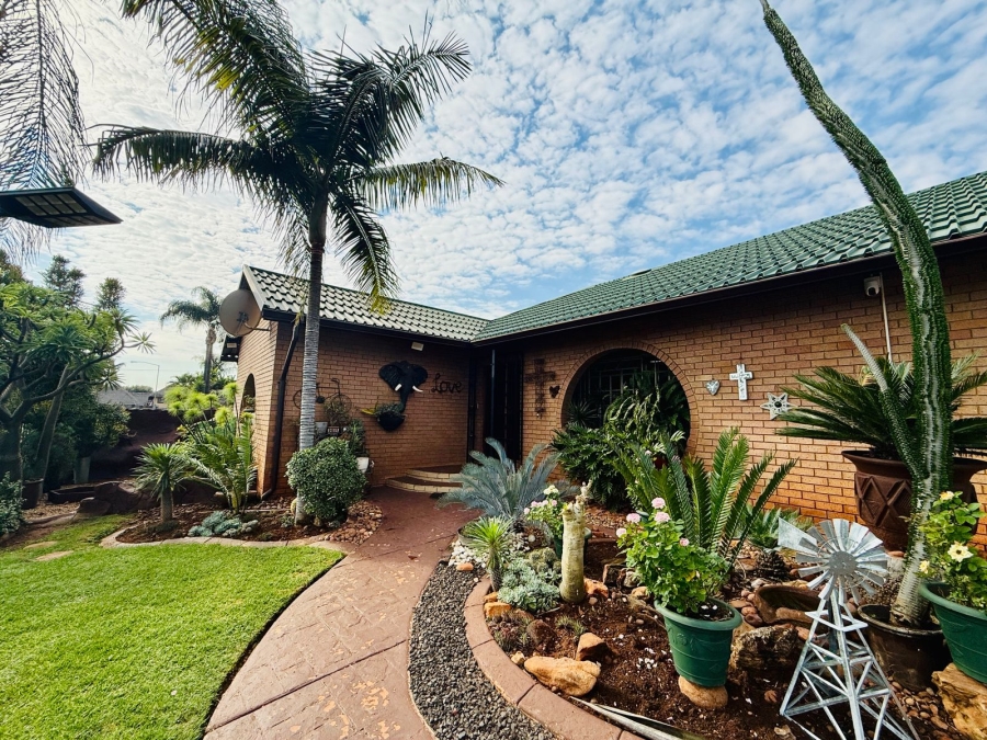 3 Bedroom Property for Sale in Florauna Gauteng