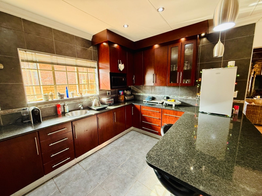 3 Bedroom Property for Sale in Florauna Gauteng