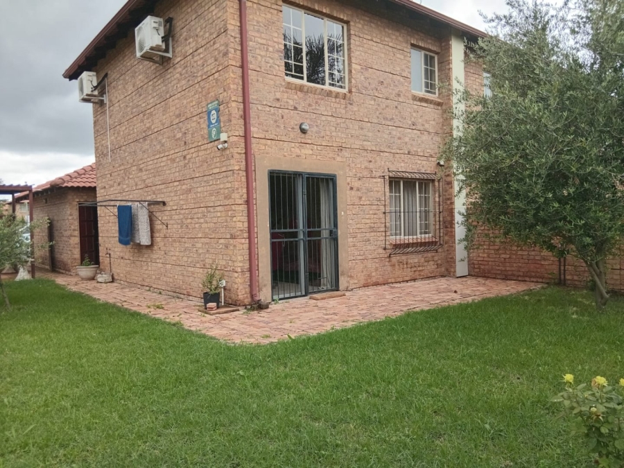 2 Bedroom Property for Sale in Annlin Gauteng