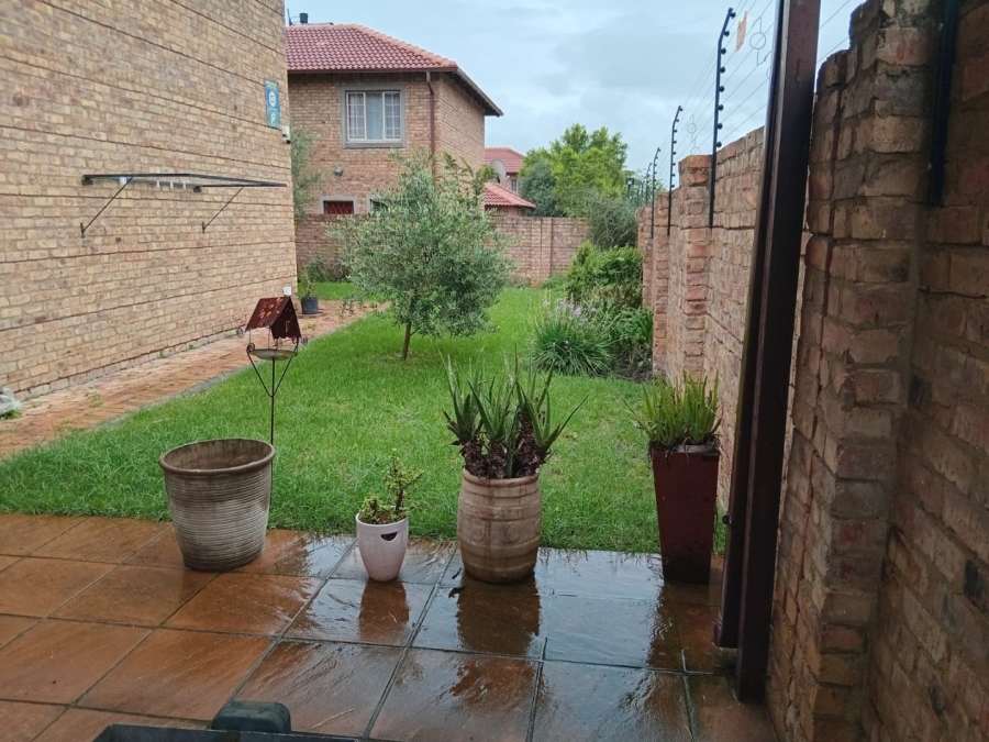 2 Bedroom Property for Sale in Annlin Gauteng