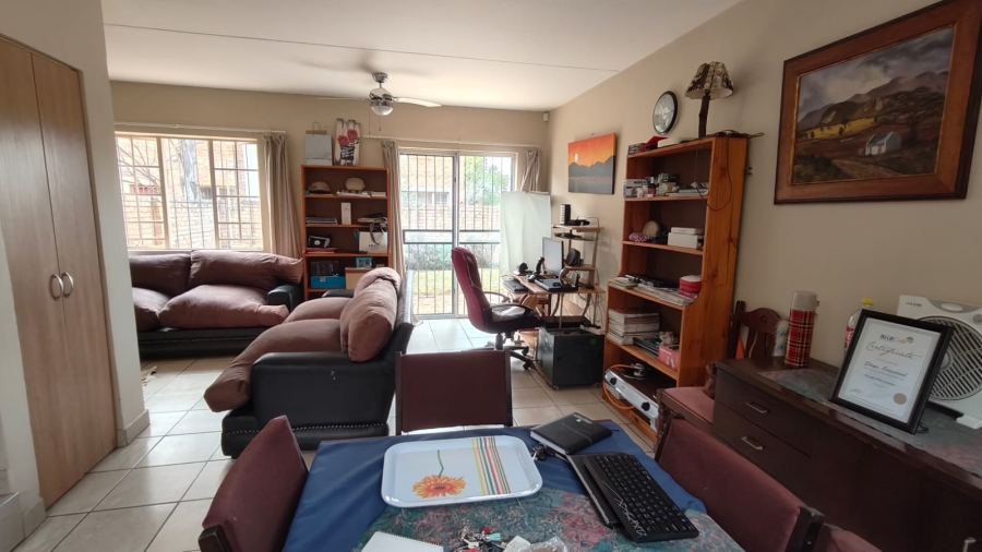 2 Bedroom Property for Sale in Annlin Gauteng