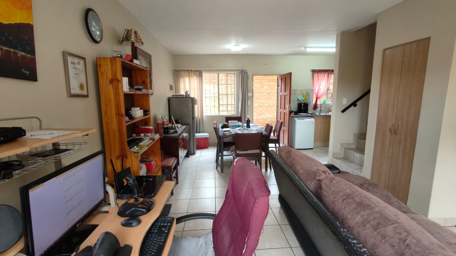 2 Bedroom Property for Sale in Annlin Gauteng