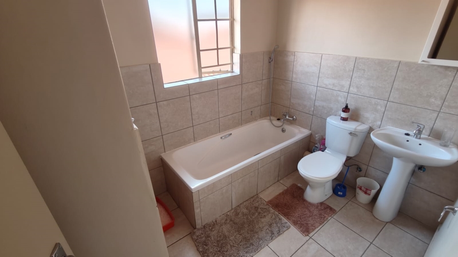 2 Bedroom Property for Sale in Annlin Gauteng