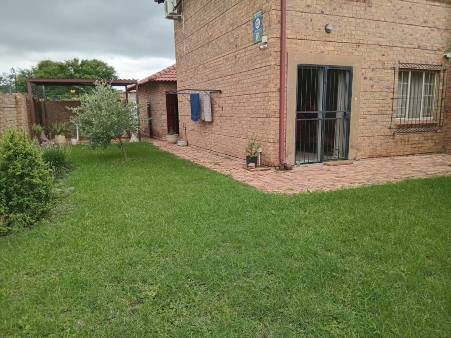 2 Bedroom Property for Sale in Annlin Gauteng