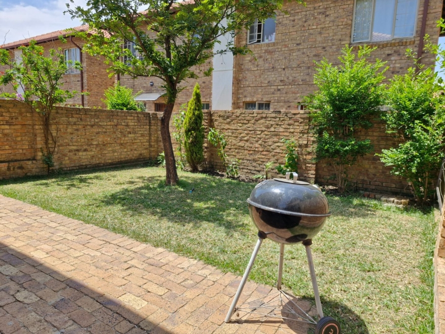 3 Bedroom Property for Sale in Annlin Gauteng