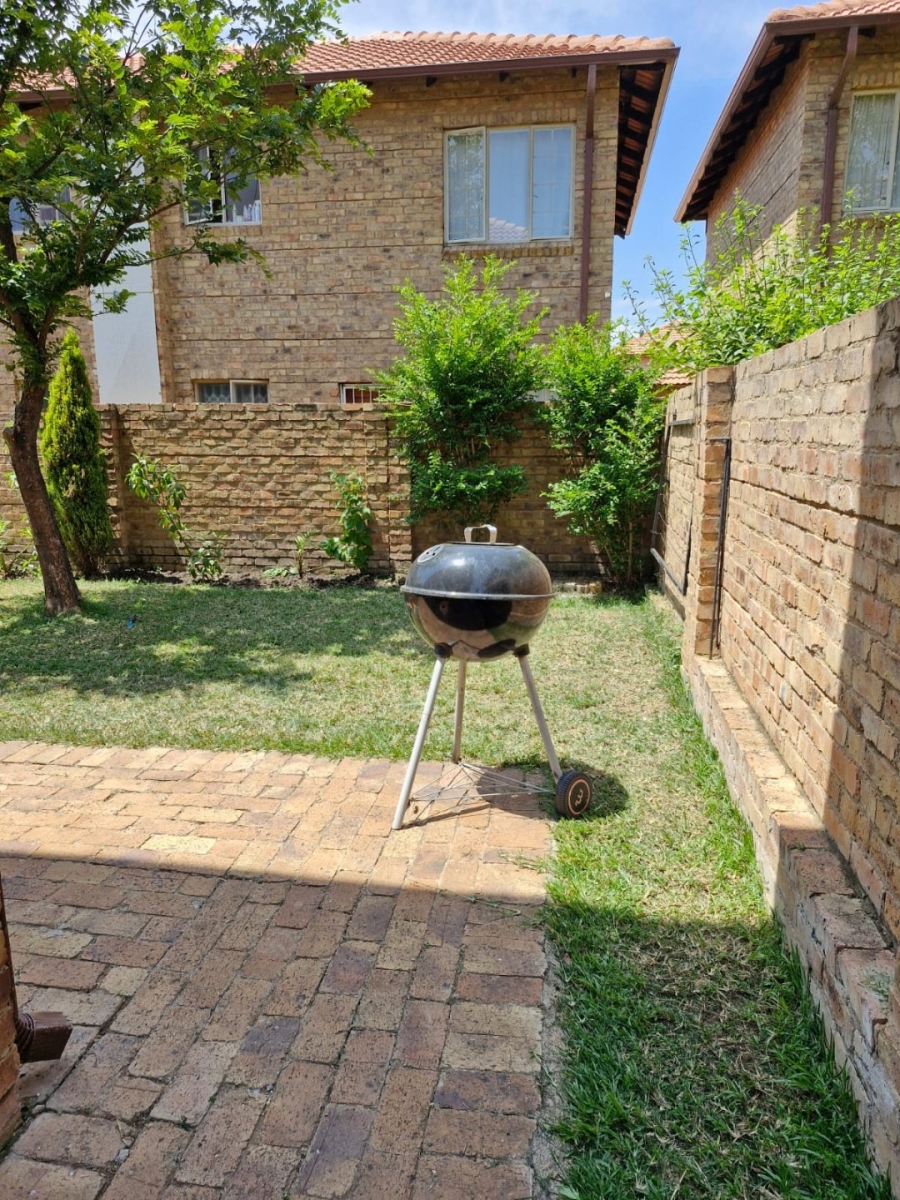 3 Bedroom Property for Sale in Annlin Gauteng