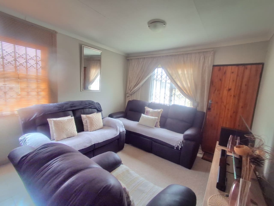 2 Bedroom Property for Sale in Windmill Park Gauteng