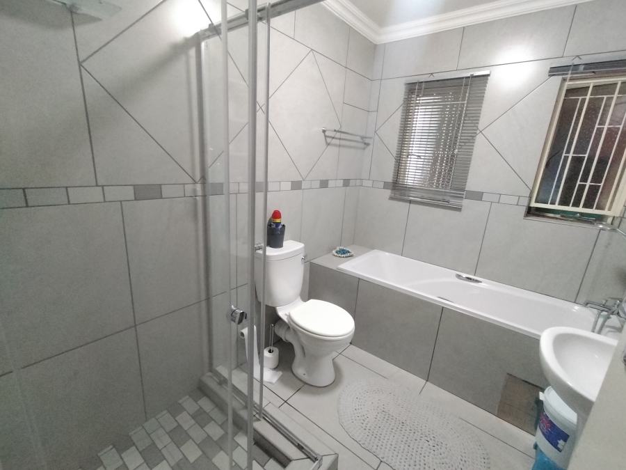 3 Bedroom Property for Sale in Theresa Park Gauteng