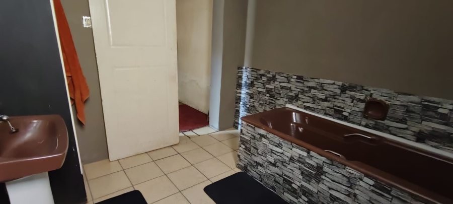 4 Bedroom Property for Sale in Randfontein Central Gauteng