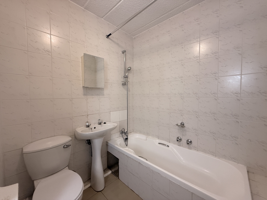 To Let 1 Bedroom Property for Rent in Parkwood Gauteng