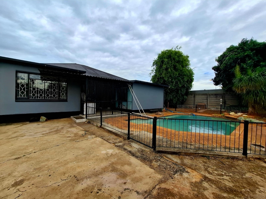 4 Bedroom Property for Sale in Brenthurst Gauteng