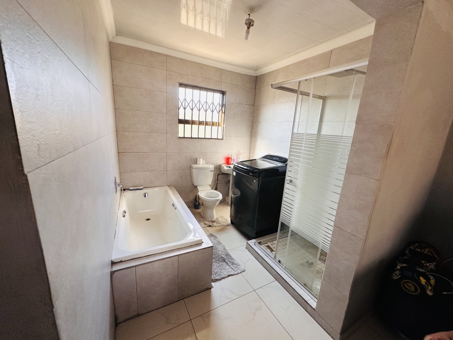 3 Bedroom Property for Sale in Vanderbijlpark CE 7 Gauteng