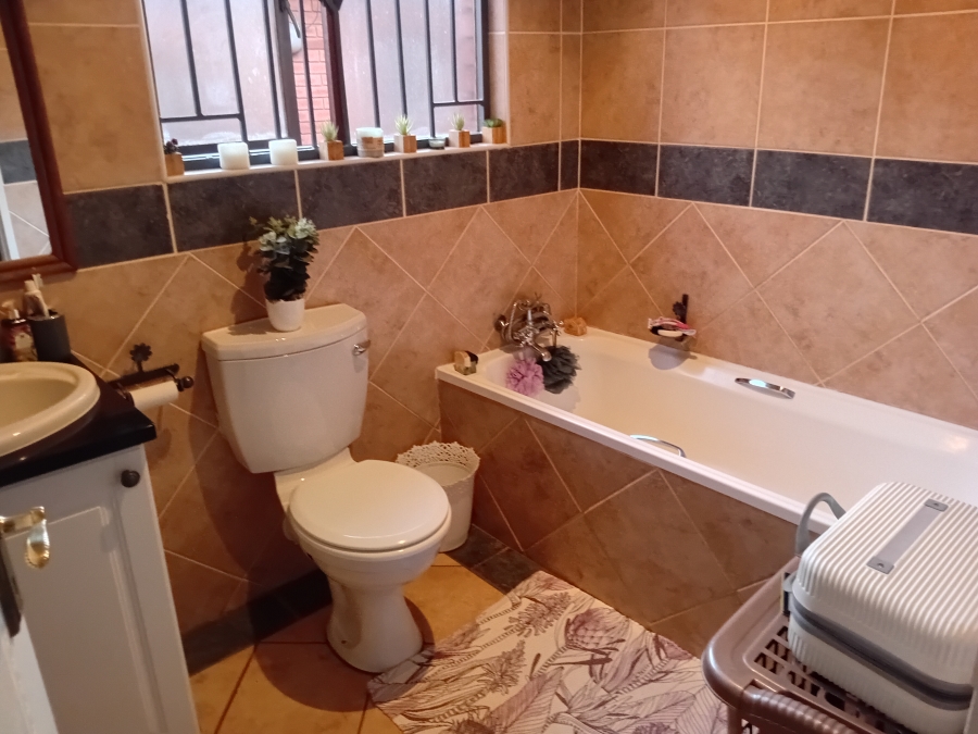 3 Bedroom Property for Sale in Boardwalk Gauteng