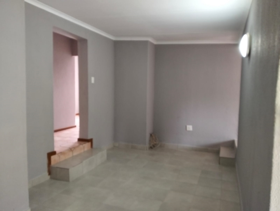 To Let 4 Bedroom Property for Rent in Glen Marais Gauteng