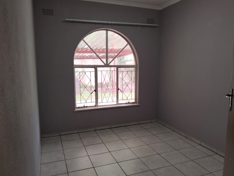 To Let 4 Bedroom Property for Rent in Glen Marais Gauteng