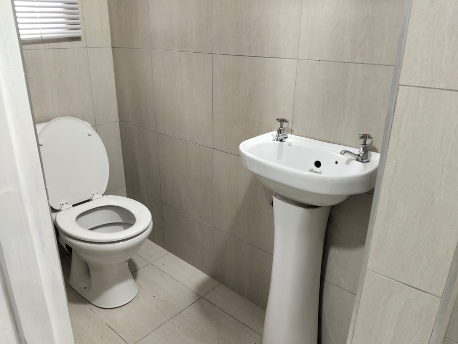 To Let 4 Bedroom Property for Rent in Glen Marais Gauteng