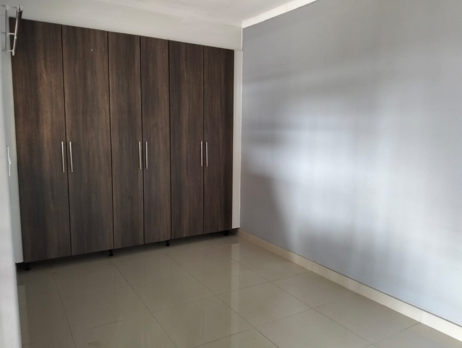 To Let 4 Bedroom Property for Rent in Glen Marais Gauteng