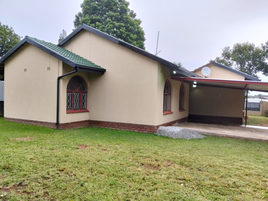 To Let 4 Bedroom Property for Rent in Glen Marais Gauteng