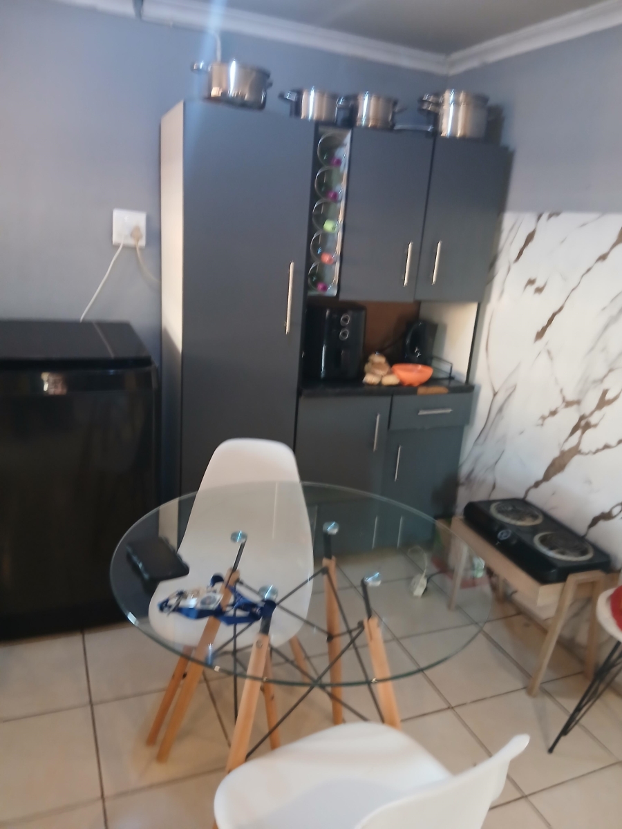 2 Bedroom Property for Sale in Daveyton Gauteng