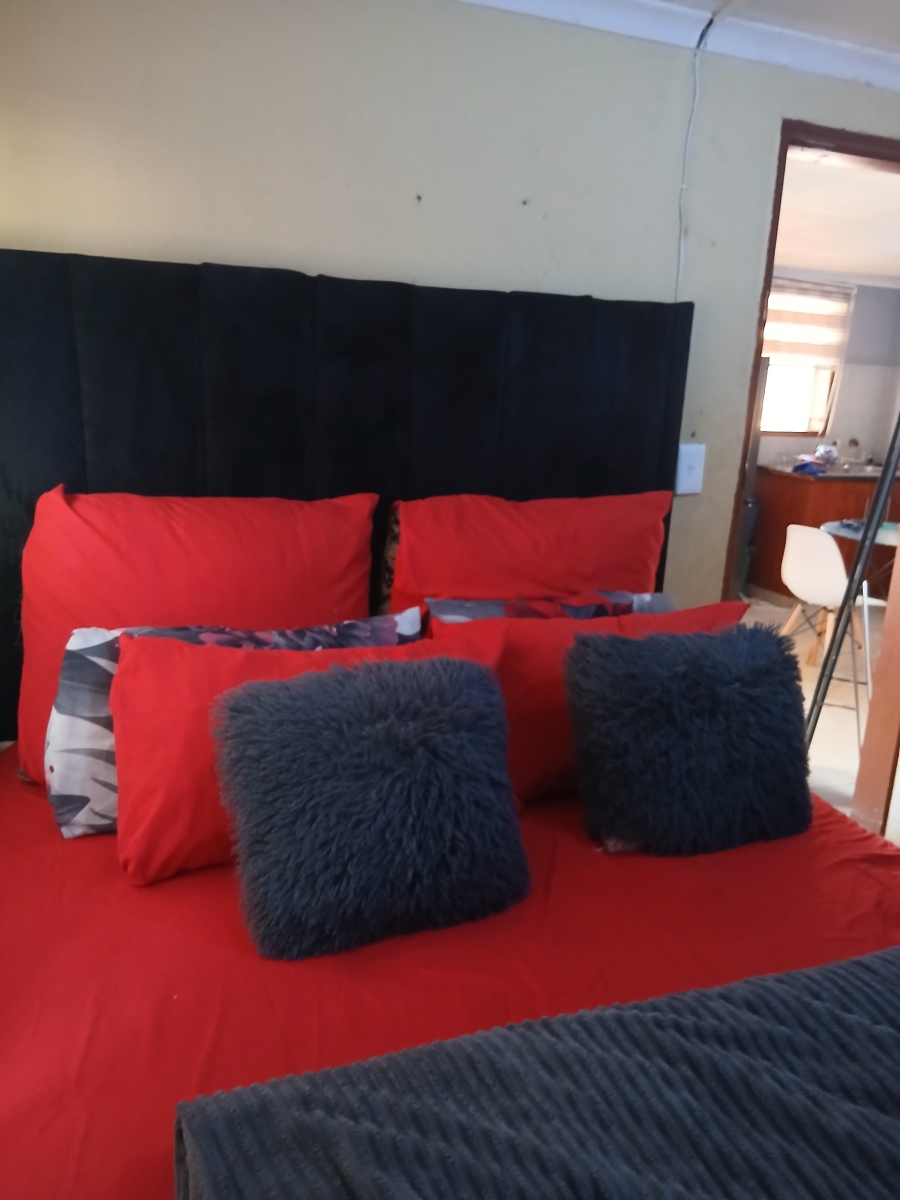 2 Bedroom Property for Sale in Daveyton Gauteng