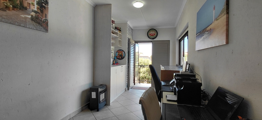 2 Bedroom Property for Sale in Goedeburg Gauteng