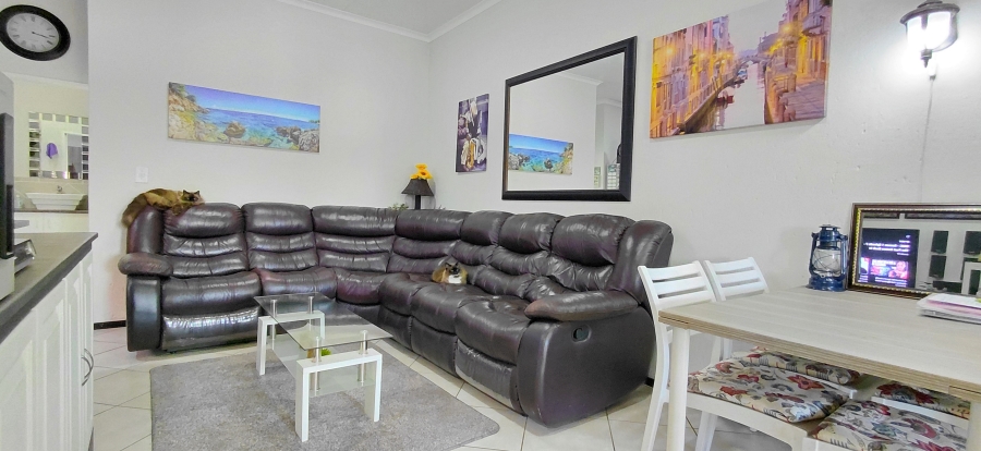 2 Bedroom Property for Sale in Goedeburg Gauteng