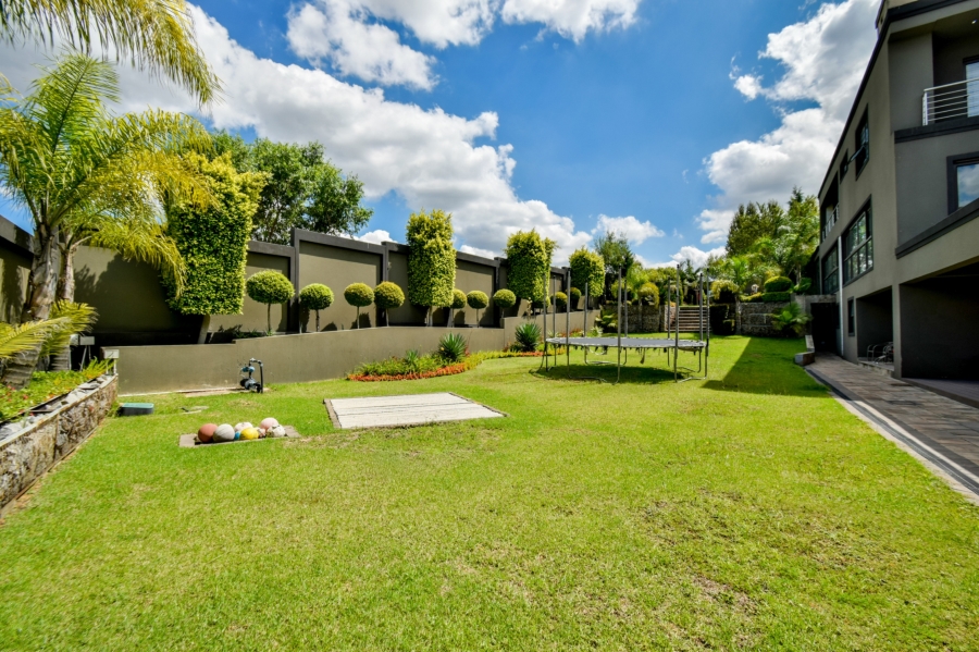 5 Bedroom Property for Sale in Blue Valley Golf Estate Gauteng