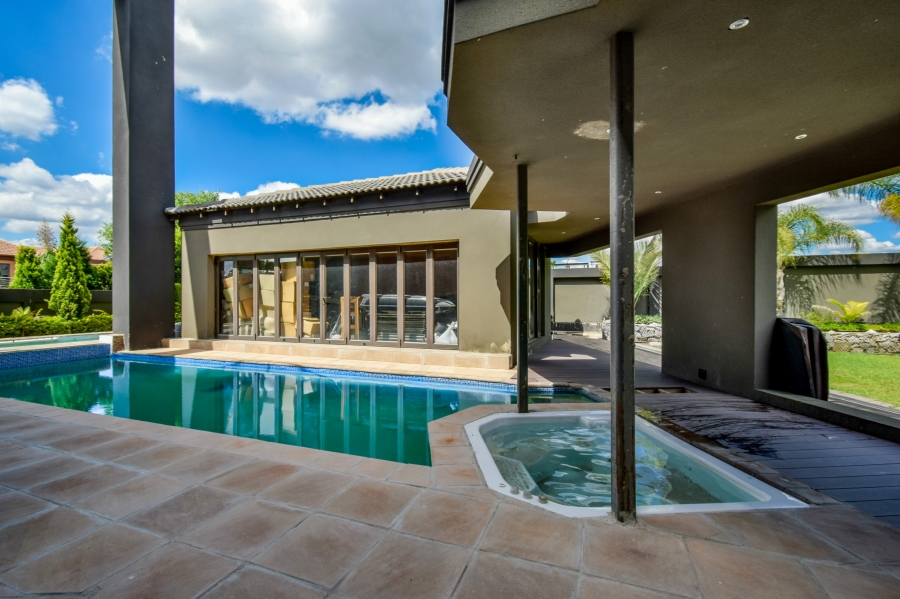 5 Bedroom Property for Sale in Blue Valley Golf Estate Gauteng
