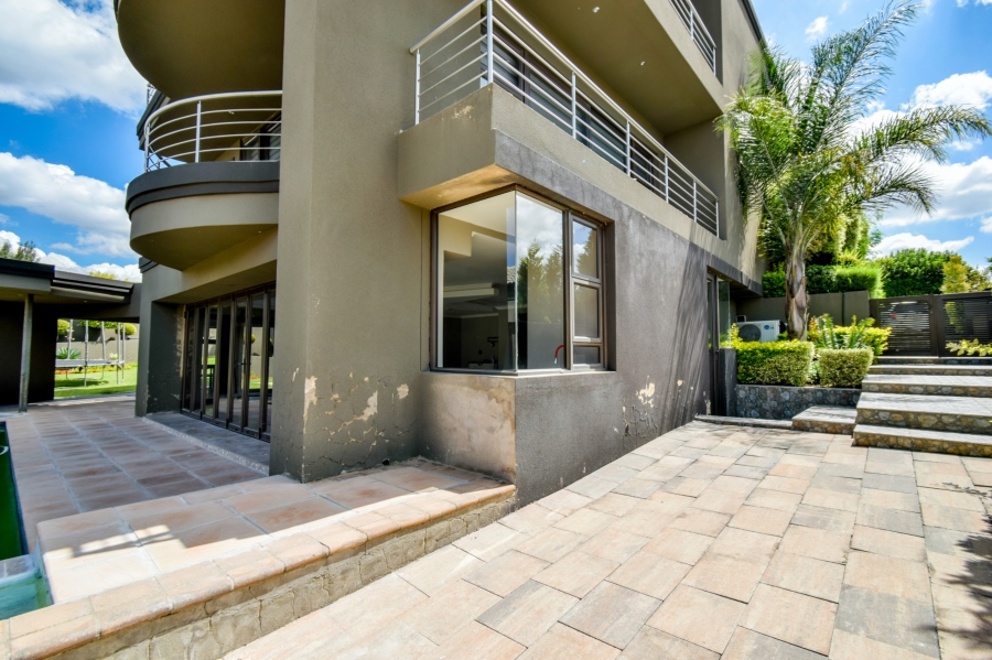 5 Bedroom Property for Sale in Blue Valley Golf Estate Gauteng