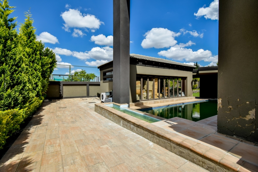5 Bedroom Property for Sale in Blue Valley Golf Estate Gauteng