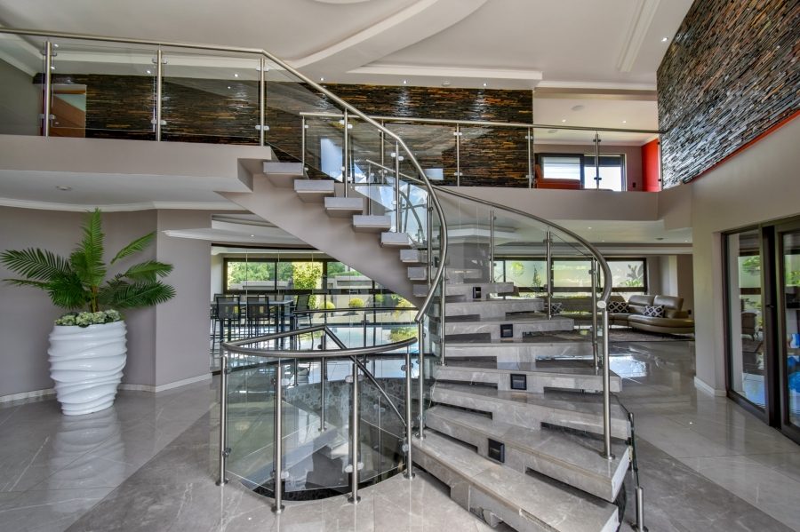 5 Bedroom Property for Sale in Blue Valley Golf Estate Gauteng