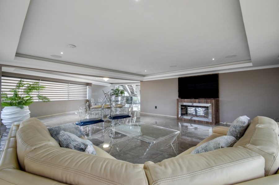 5 Bedroom Property for Sale in Blue Valley Golf Estate Gauteng