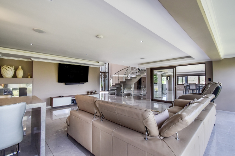 5 Bedroom Property for Sale in Blue Valley Golf Estate Gauteng