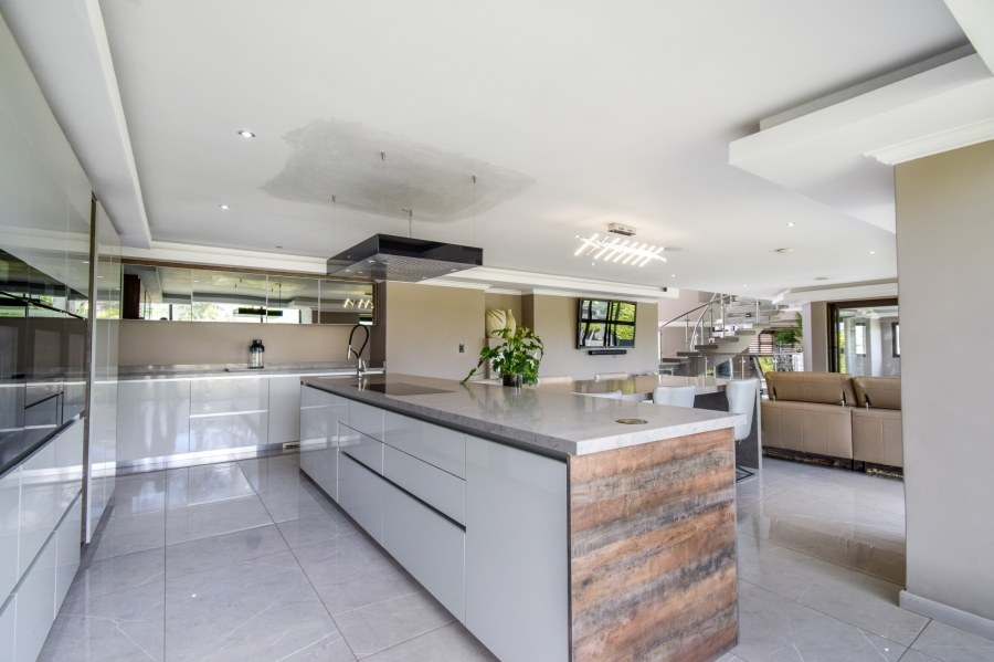 5 Bedroom Property for Sale in Blue Valley Golf Estate Gauteng