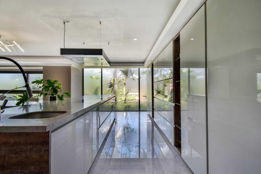 5 Bedroom Property for Sale in Blue Valley Golf Estate Gauteng