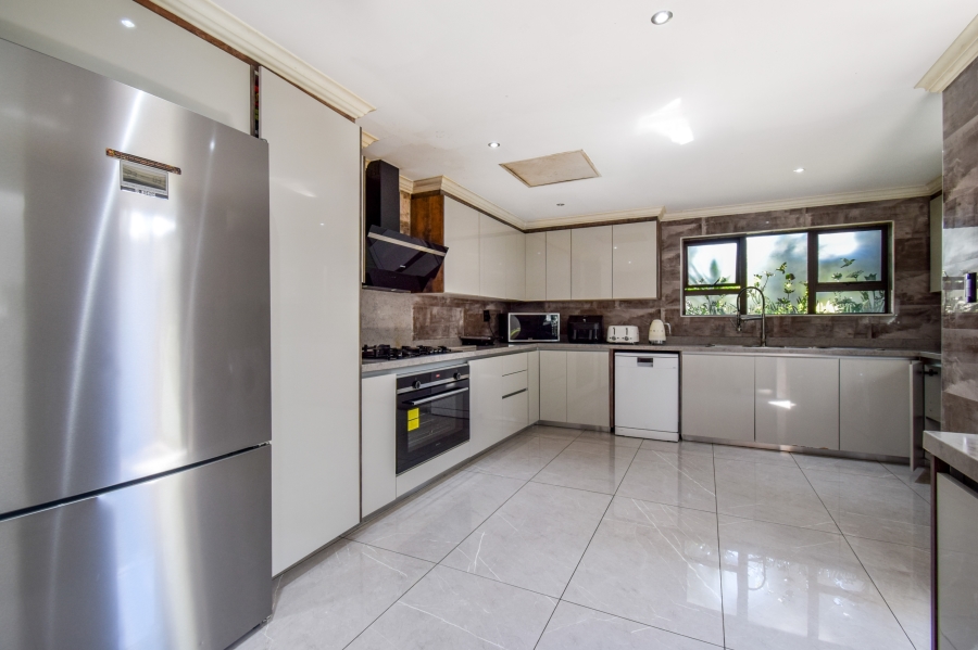 5 Bedroom Property for Sale in Blue Valley Golf Estate Gauteng