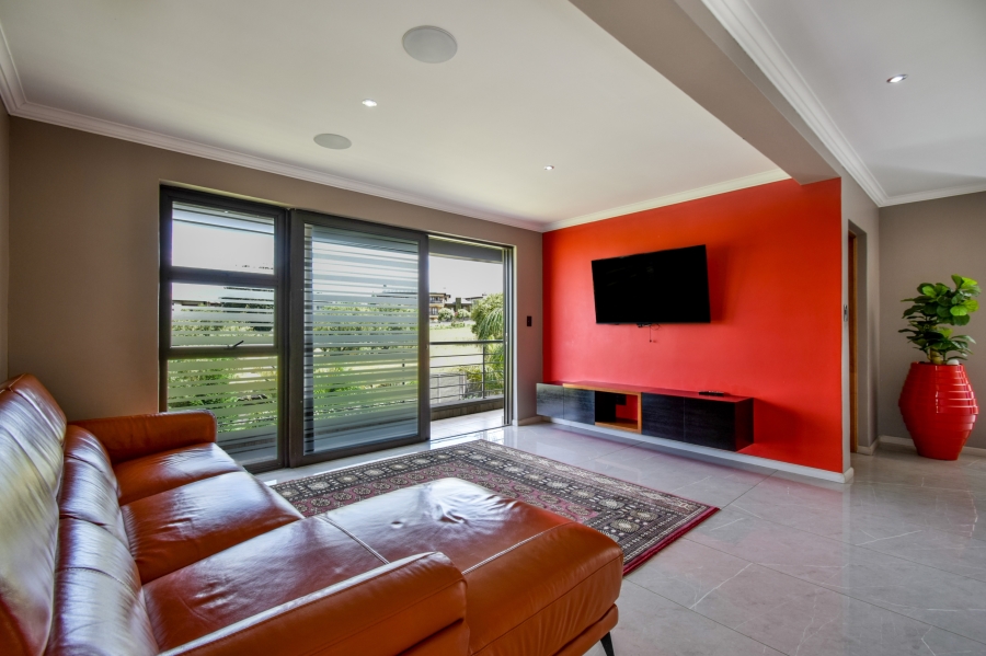 5 Bedroom Property for Sale in Blue Valley Golf Estate Gauteng