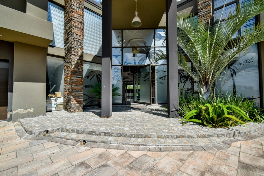 5 Bedroom Property for Sale in Blue Valley Golf Estate Gauteng