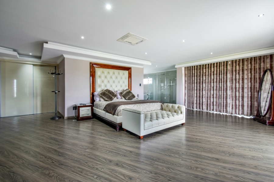 5 Bedroom Property for Sale in Blue Valley Golf Estate Gauteng