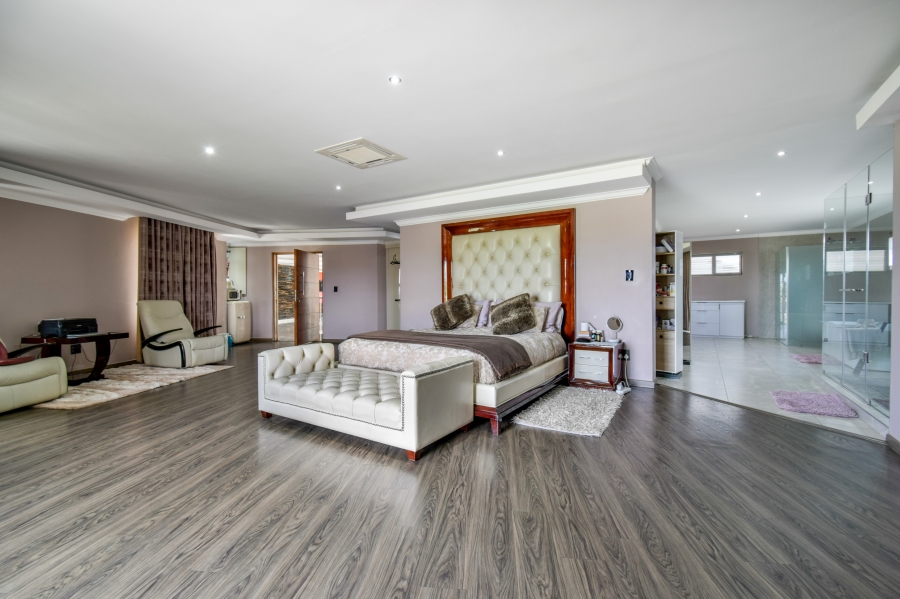 5 Bedroom Property for Sale in Blue Valley Golf Estate Gauteng