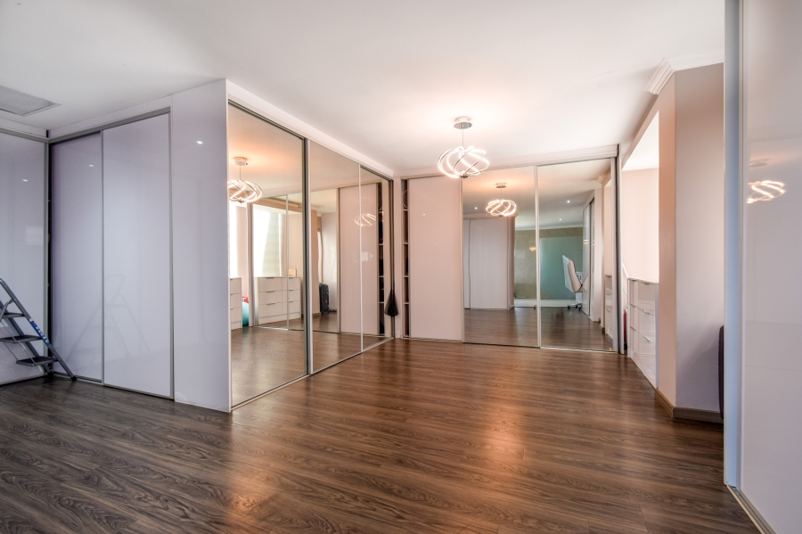 5 Bedroom Property for Sale in Blue Valley Golf Estate Gauteng