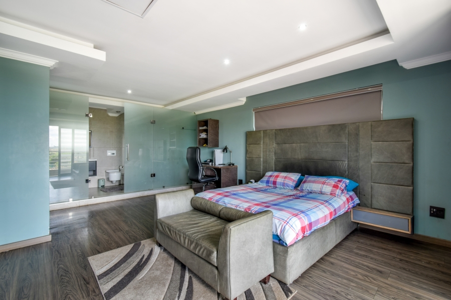 5 Bedroom Property for Sale in Blue Valley Golf Estate Gauteng